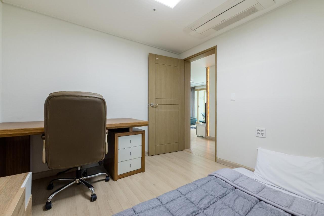 Js Residence Hotel Okpo Geoje Exterior photo